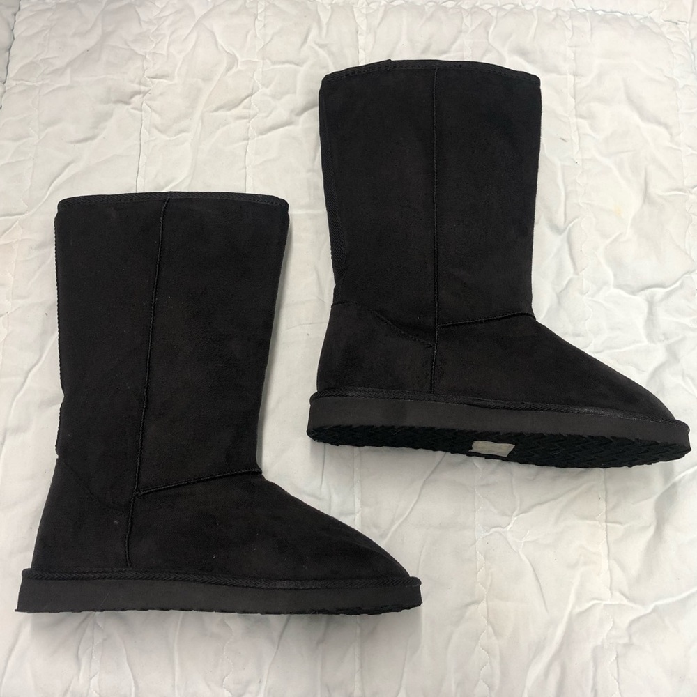 🆕✨ Black Suede Boot